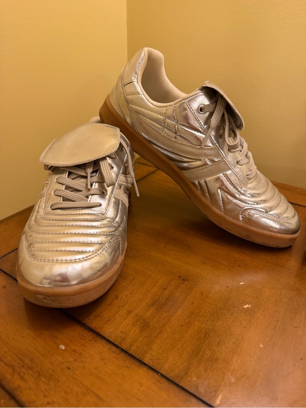 Steve Madden Madrid sneakers metallic silver finish 9.5 | like new, worn once